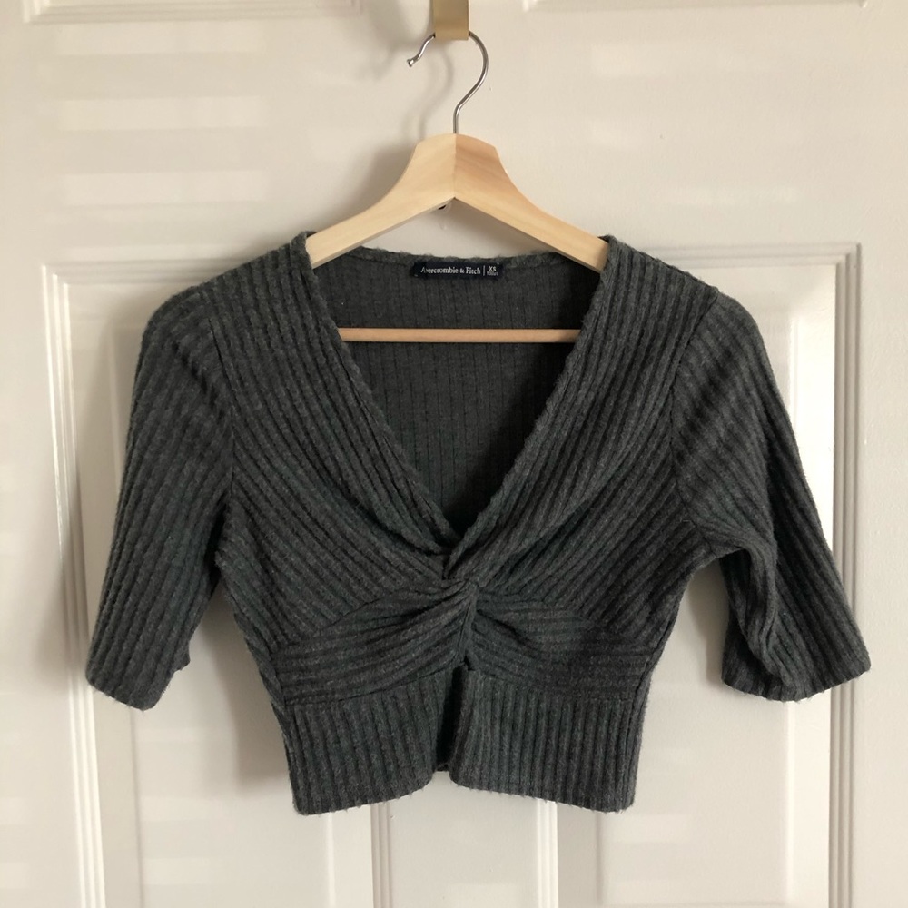 Abercrombie & Fitch Cropped Sweater Top